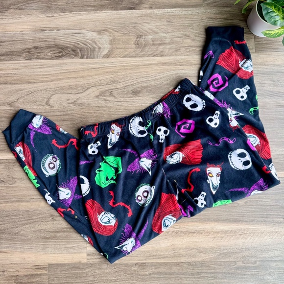 Disney's The Nightmare Before Christmas Women's Pajama Top & Pajama Bottoms Set - Picture 5 of 7